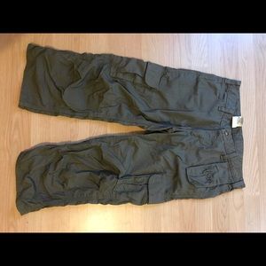 EUC Carhartt Cropped Cargo Pants